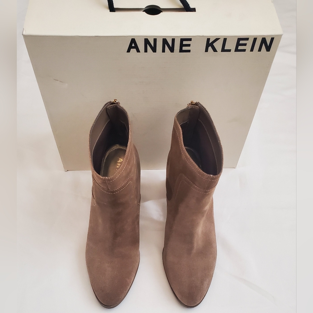 Trendy Anne Klein Tan Ankle Boots